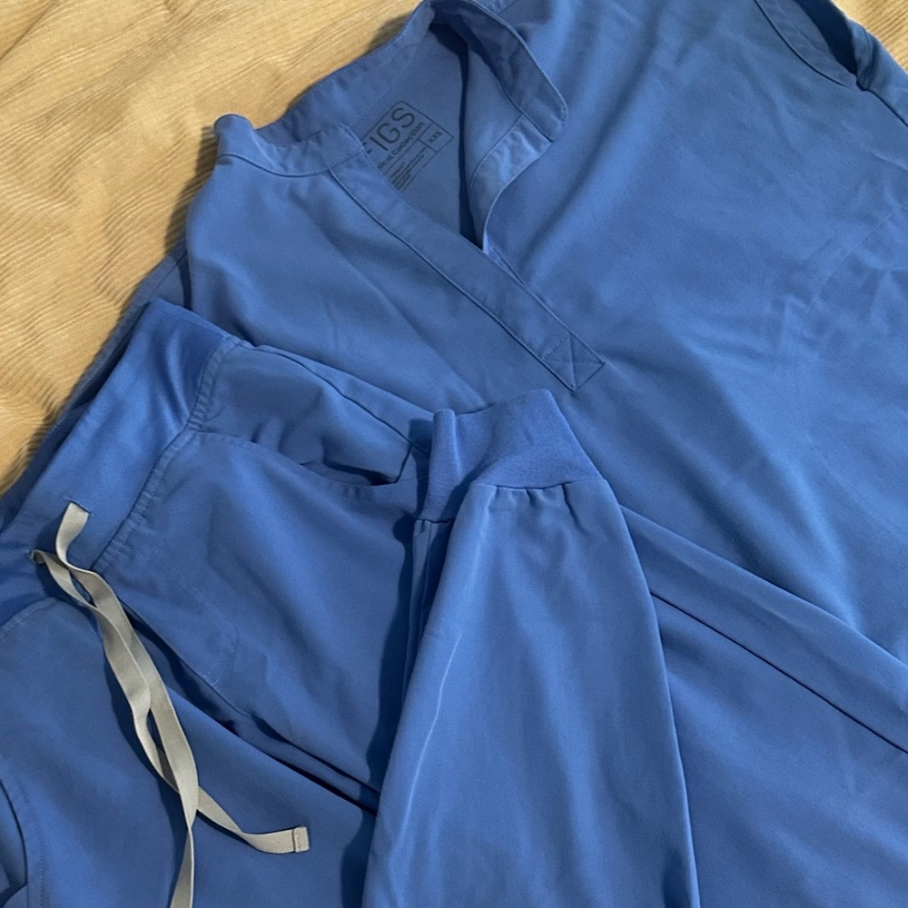 Figs Scrub Set